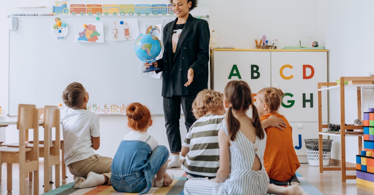 Waarom naar school? 🎓 (44 karakters) - Uitleg voor kleuters